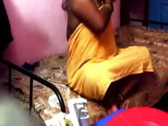 Iya Ọkọnrin ara ilu India anti aunty ṣe ifarako ọmọbirin rẹ ni ọdun 1278.