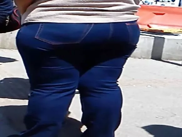 Awọn fidio xxx ti o dagba ti awọn grannies Ọkọnrin pẹlu awọn buttocks ti o dagba.