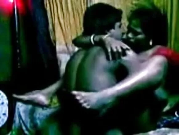 Indian ile iranṣẹbinrin fidio ti ihoho tara ni horney ile.