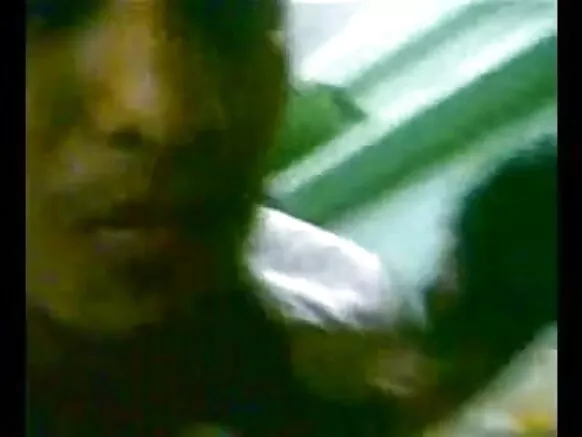 Indian aunty fokii mamamama pẹlu awọn omu nla, kii ṣe kẹtẹkẹtẹ nla, fidio fun arakunrin arakunrin rẹ.
