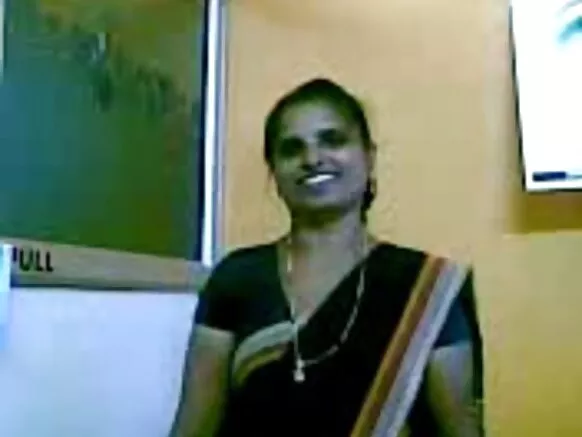 Indian aunty ìmọlẹ 1226 onihoho awọn fidio pẹlu Oyan grannies.