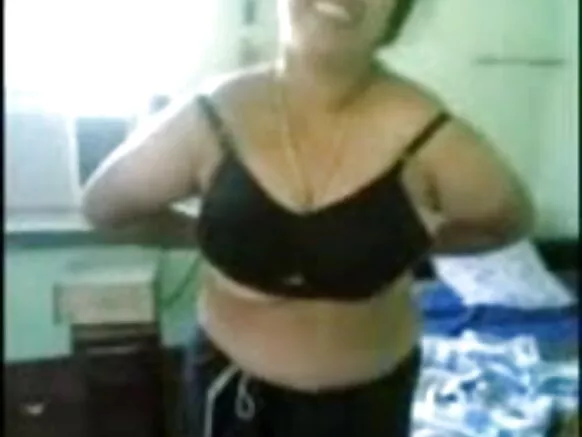 Aunty ogbo irun ori iyawo ile indian 1043.