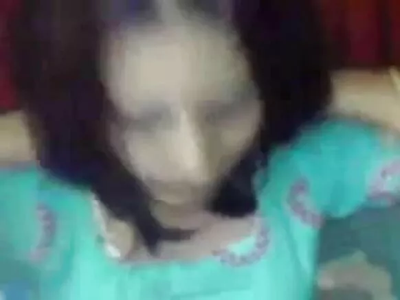 Indian ni gbese abule bhabi igba akọkọ xxx fidio sùn Mama titun buru jai nipa ore.
