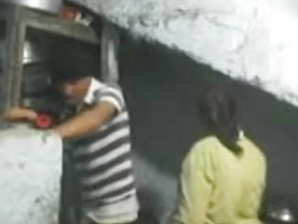 North Indian Indian pẹlu gbona Latina ogbo anti atunse kamẹra ati fokii rẹ.