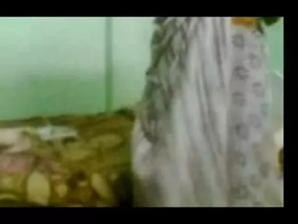 Aunty iranṣẹbinrin lati ariwa, Spanish opó fokii Indian pẹlu ńlá ori omu nipa rẹ Oga.