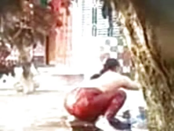Chubby aunty ninu baluwe ya aworan awọn obinrin Mexico xxx pẹlu kamẹra ti o farapamọ.