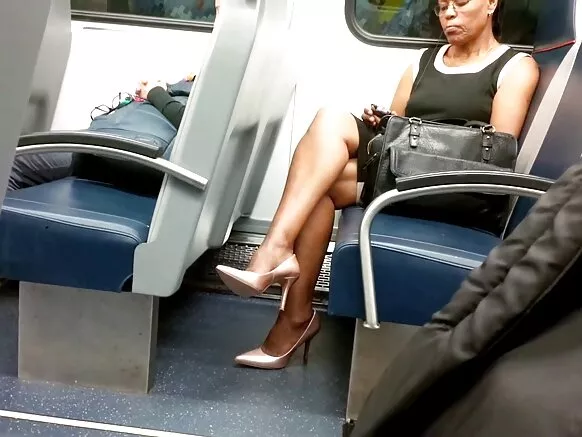 Ogbo dudu iyaafin pẹlu ni gbese ese ati ki igigirisẹ, free ogbo grannies, ga milf.